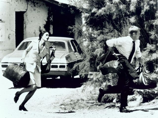 Ali MacGraw (as Carol McCoy) and
Steve McQueen (as Doc McCoy) on the run
